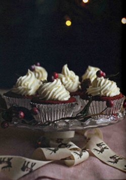 Sophie&rsquo;s Christmassy Red Velvet Cupcakes
